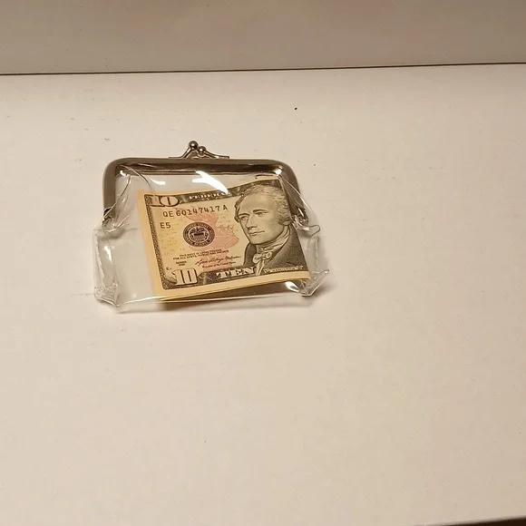 Clear Coin Purse with Silver color Frame Kiss lock NIP - Picture 2 of 5